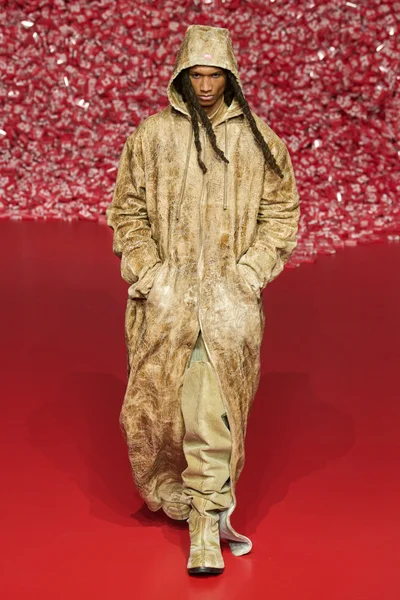 Look 50